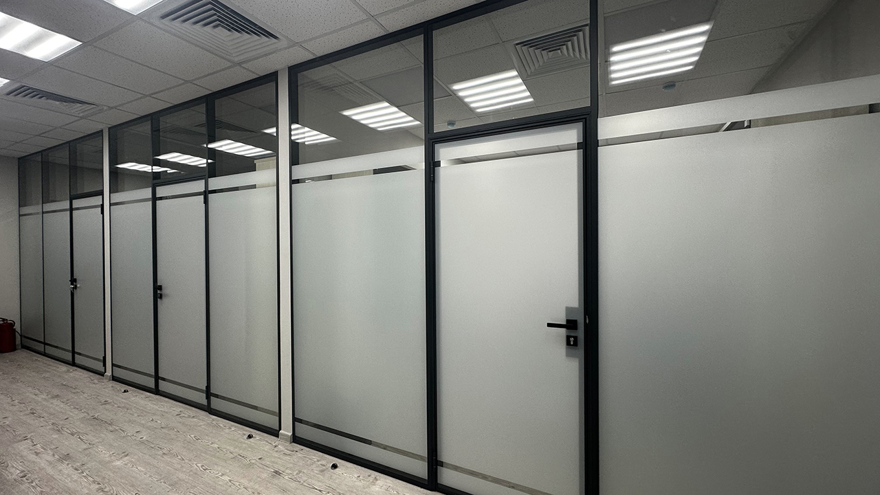 Виды и типы стекла для коммерческих помещений и офисов