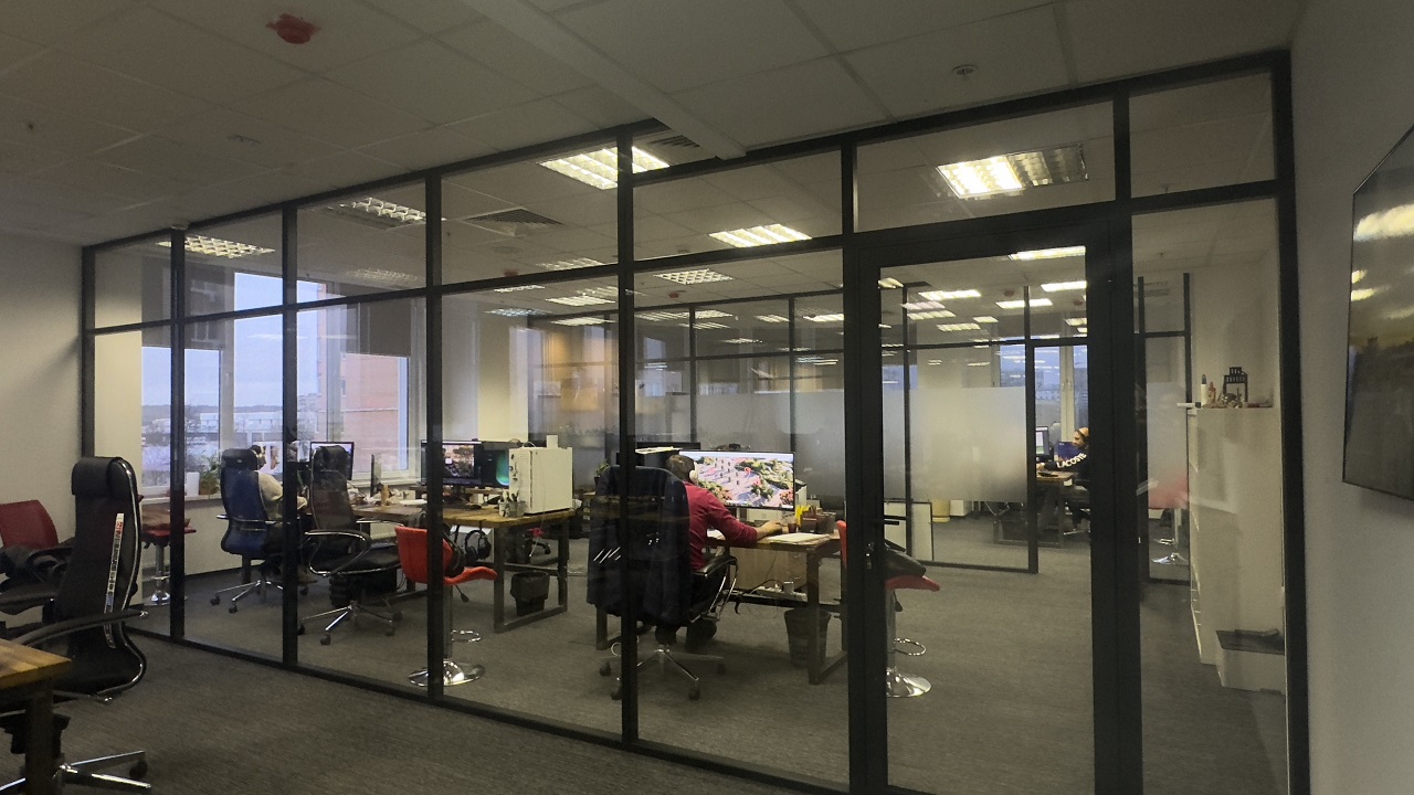 Офисные перегородки для зонирования пространства в офисе