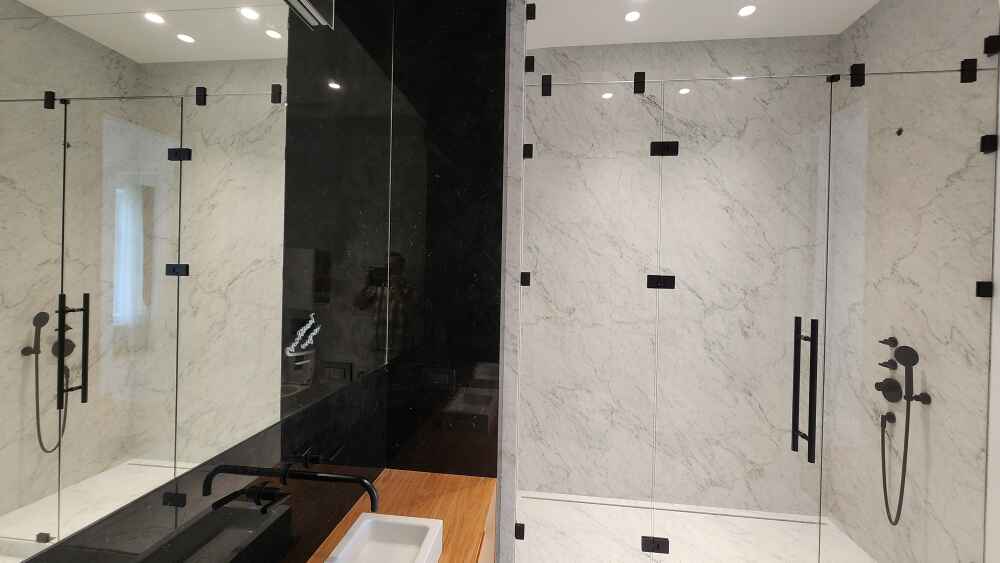 Душевые перегородки из закалённого стекла