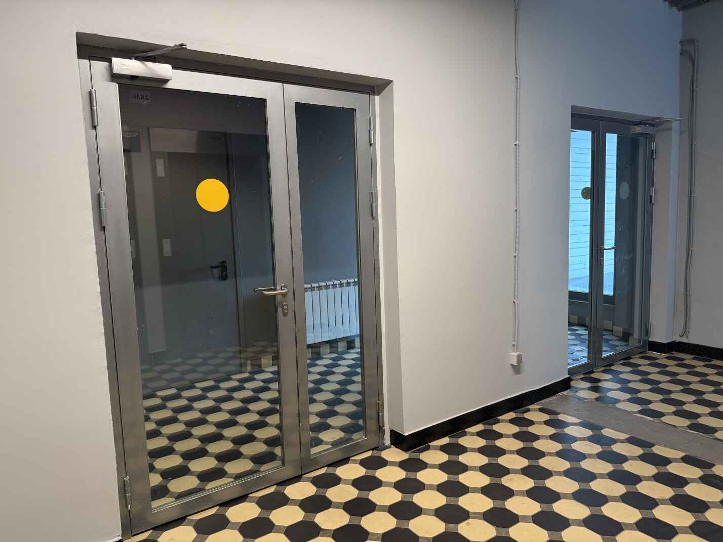 Фасадные стеклянные алюминиевые входные группы