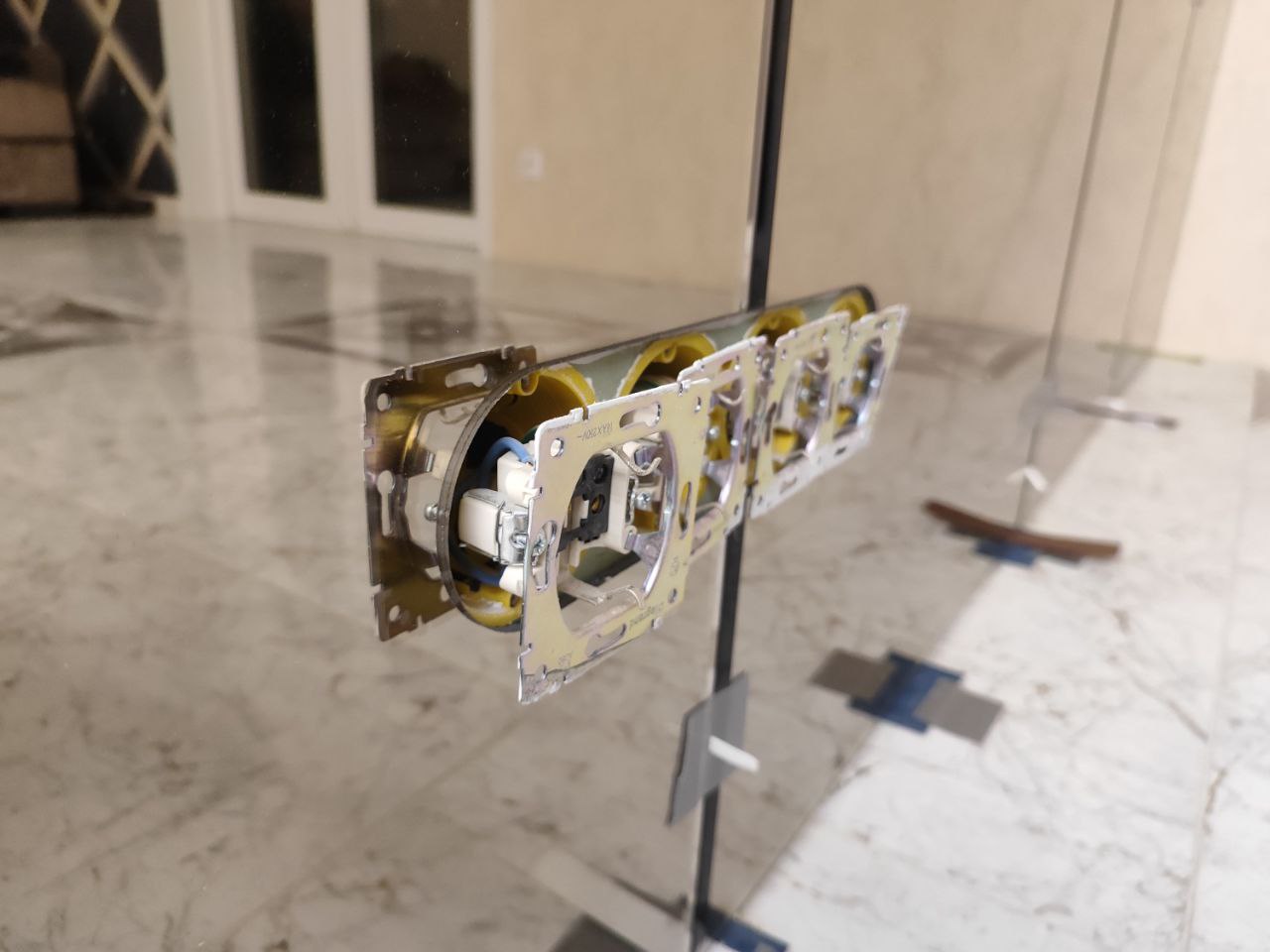 Зеркальное панно