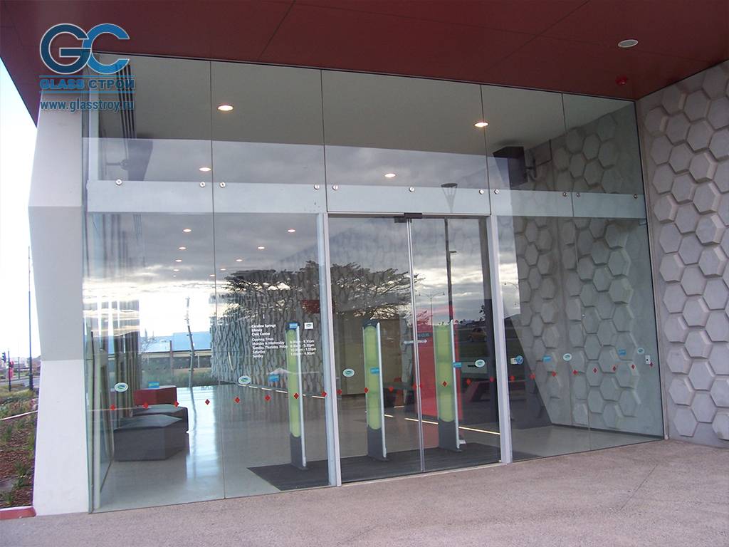 Входная группа из стекла