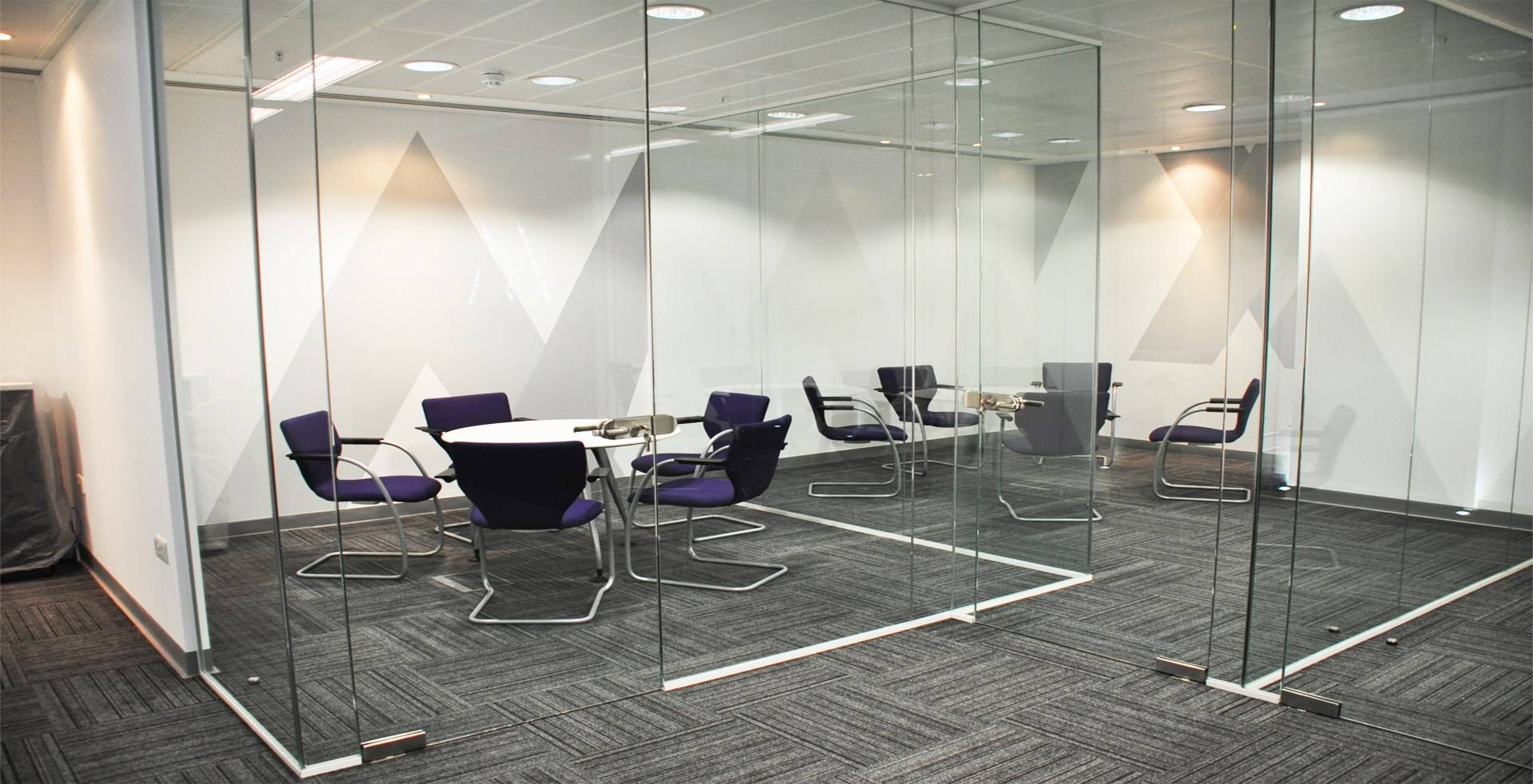 Офисные перегородки из стекла - лучший способ организации пространства