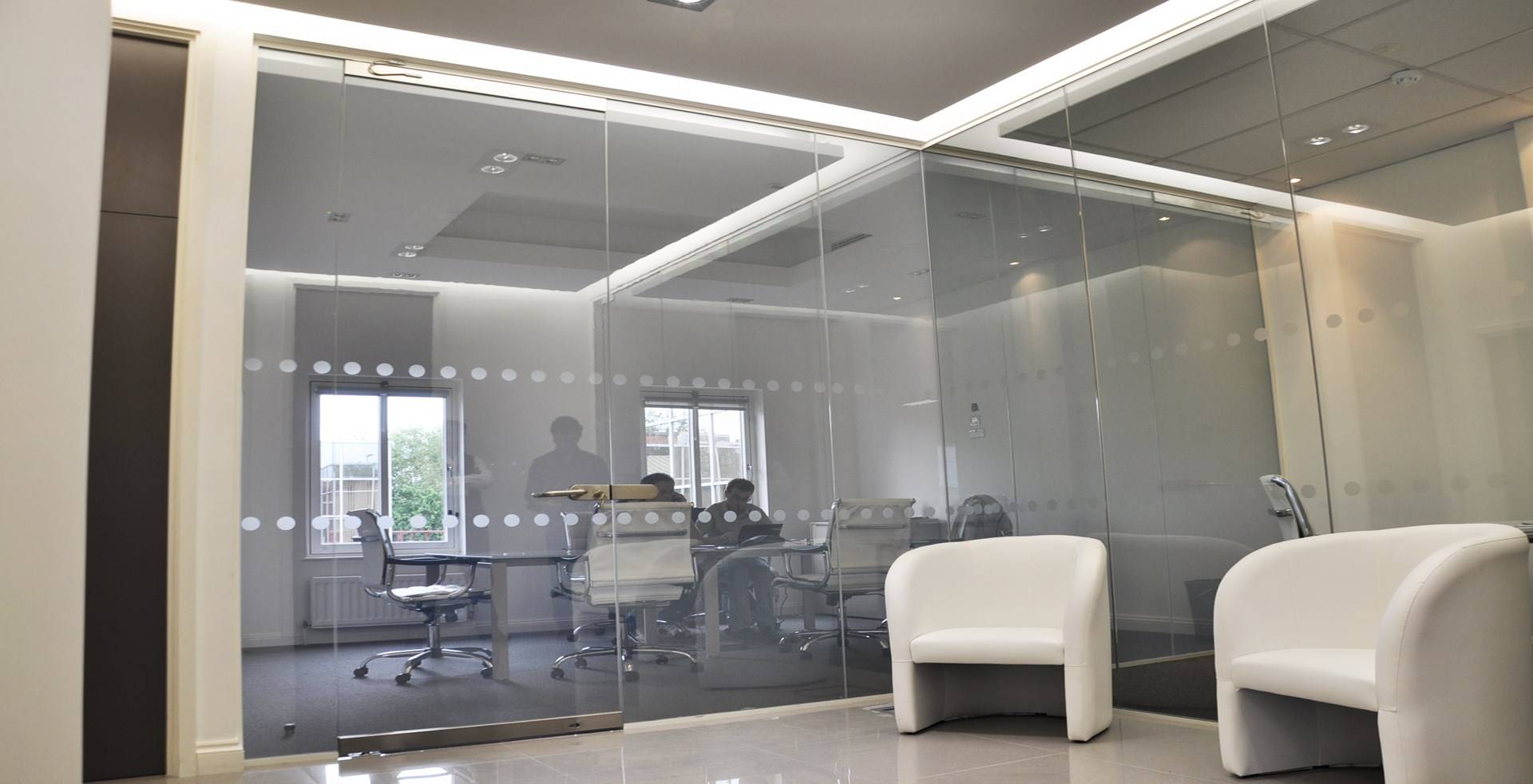 Светопрозрачные конструкции в офисе
