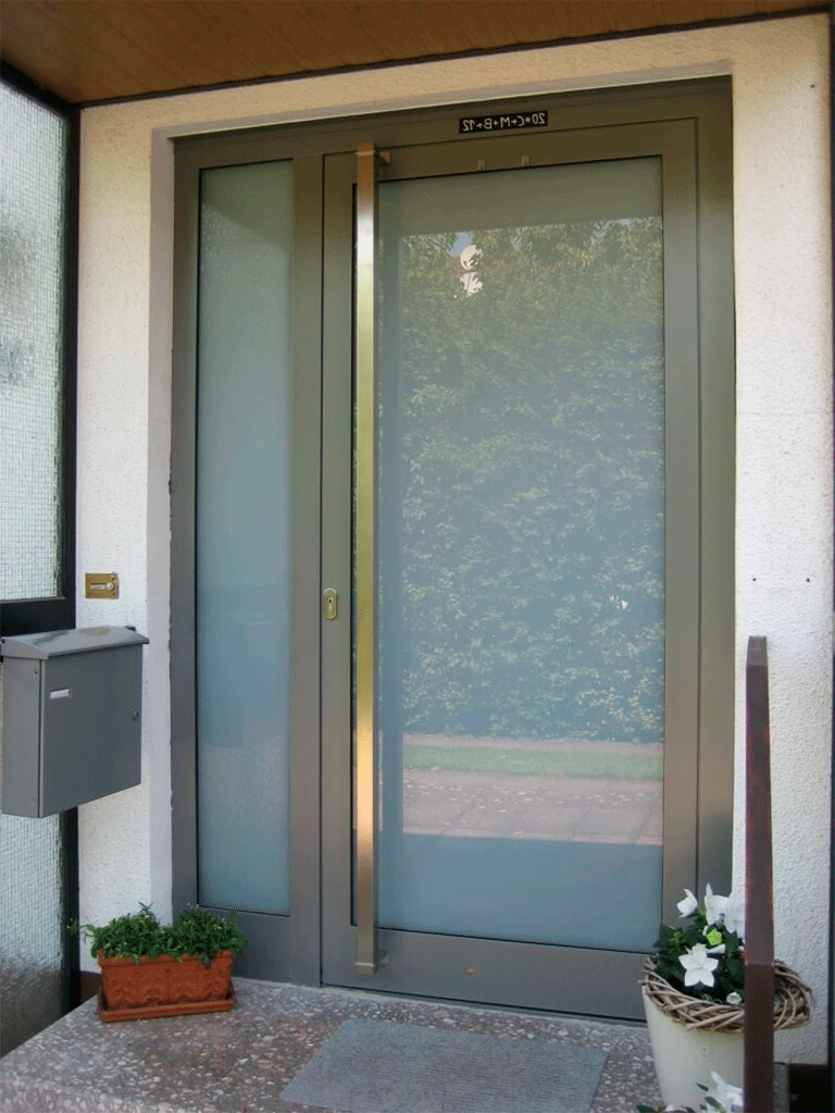  двери со стеклом входные