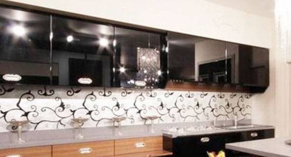 кухонные панели из стекла