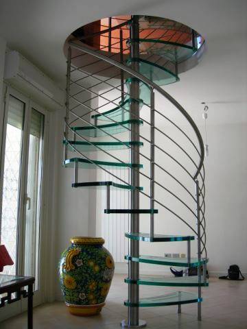 Винтовая лестница нержавейка и стекло