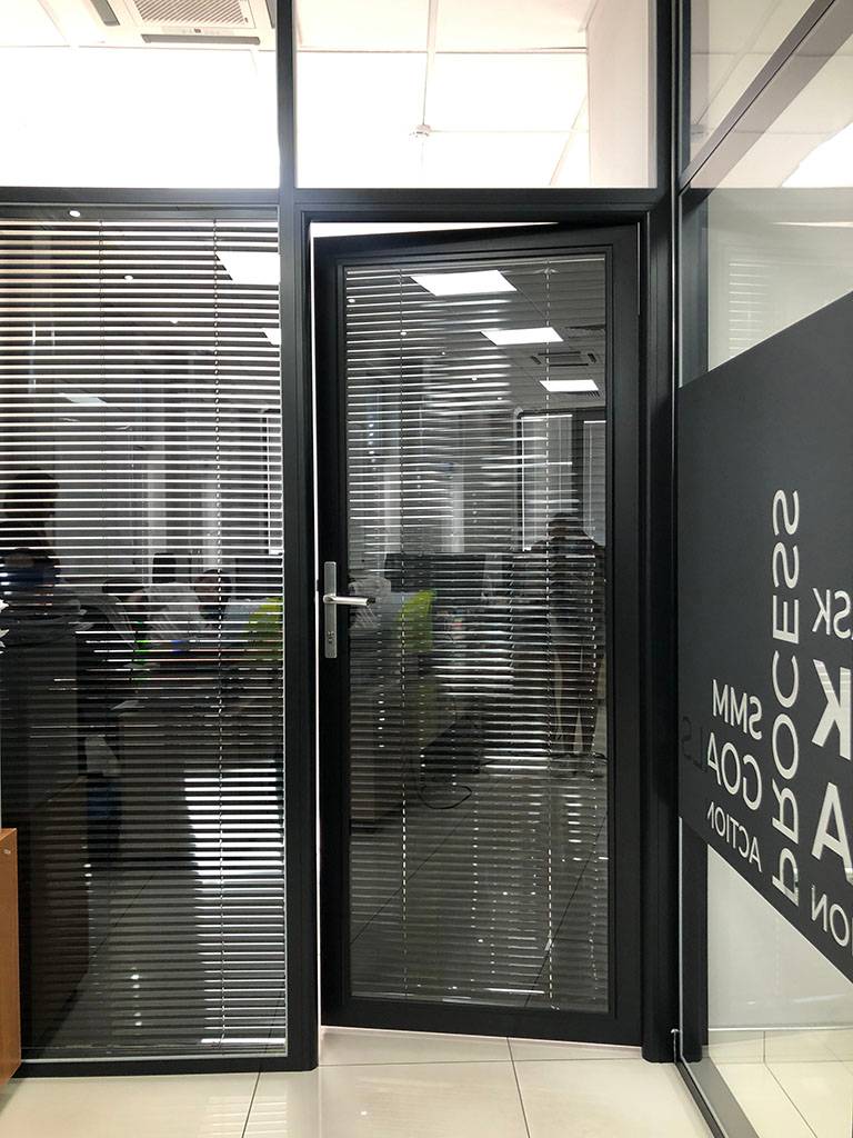 Жалюзи внутри двойного витража Жалюзи внутри двойного витража