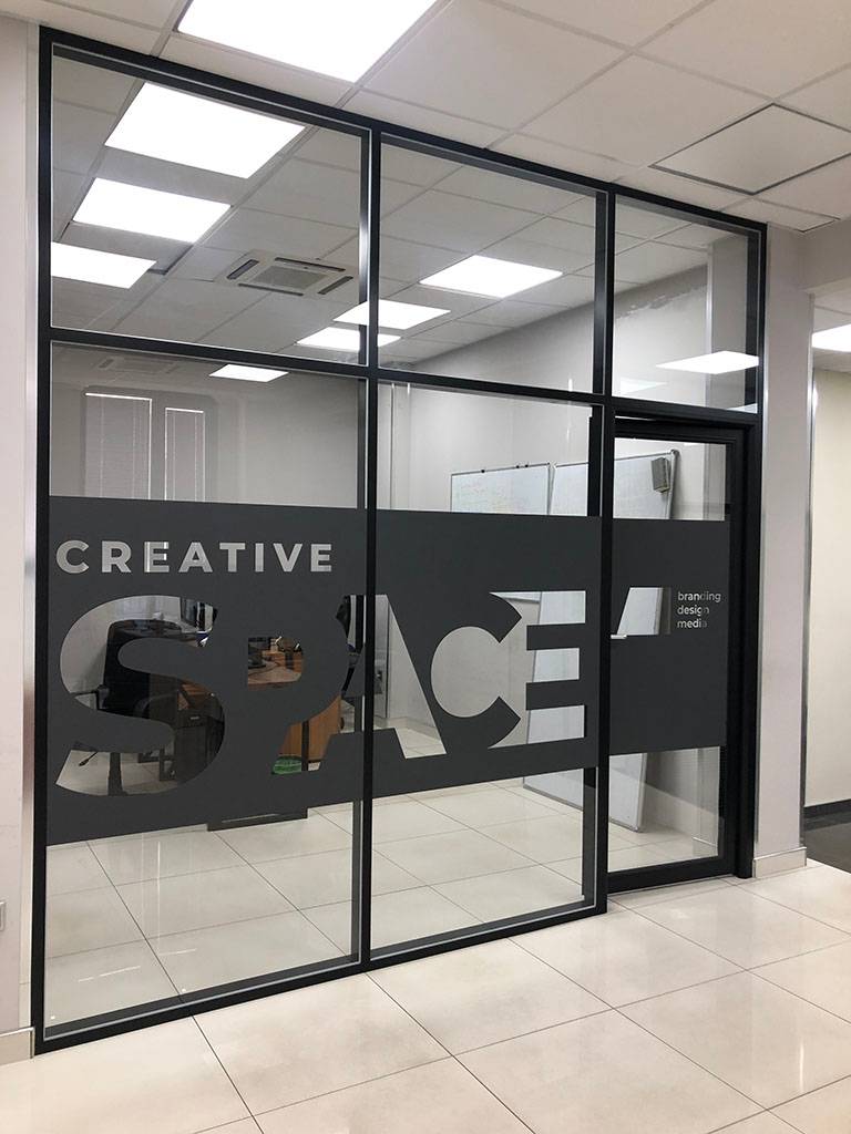 Перегородки из стекла и металла для офиса Перегородки из стекла и металла для офиса