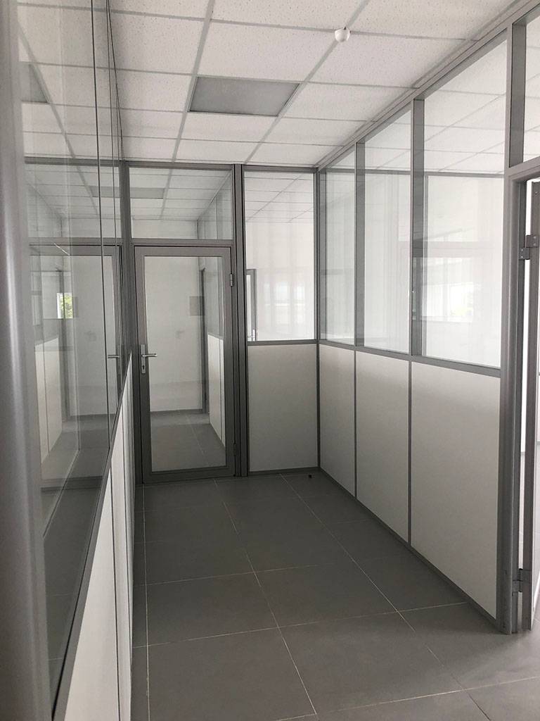Офис компании из быстромонтируемых перегородок