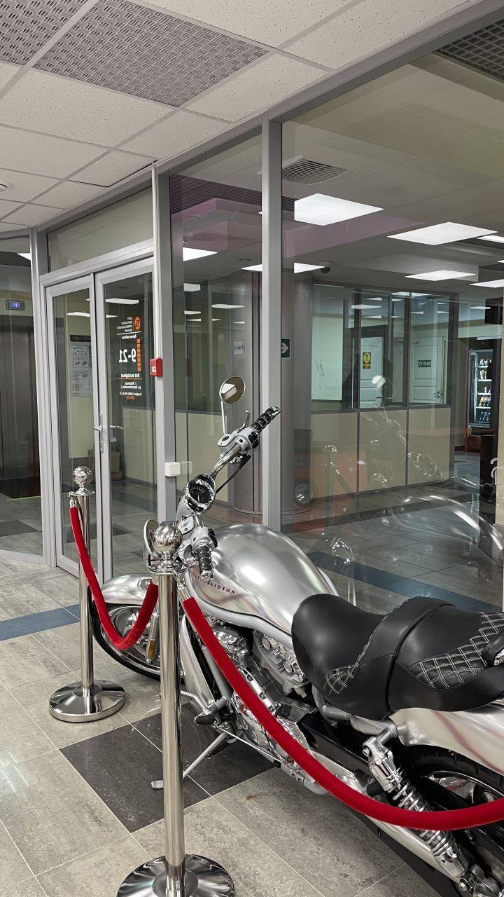 Прозрачные перегородки из алюминия Прозрачные перегородки из алюминия