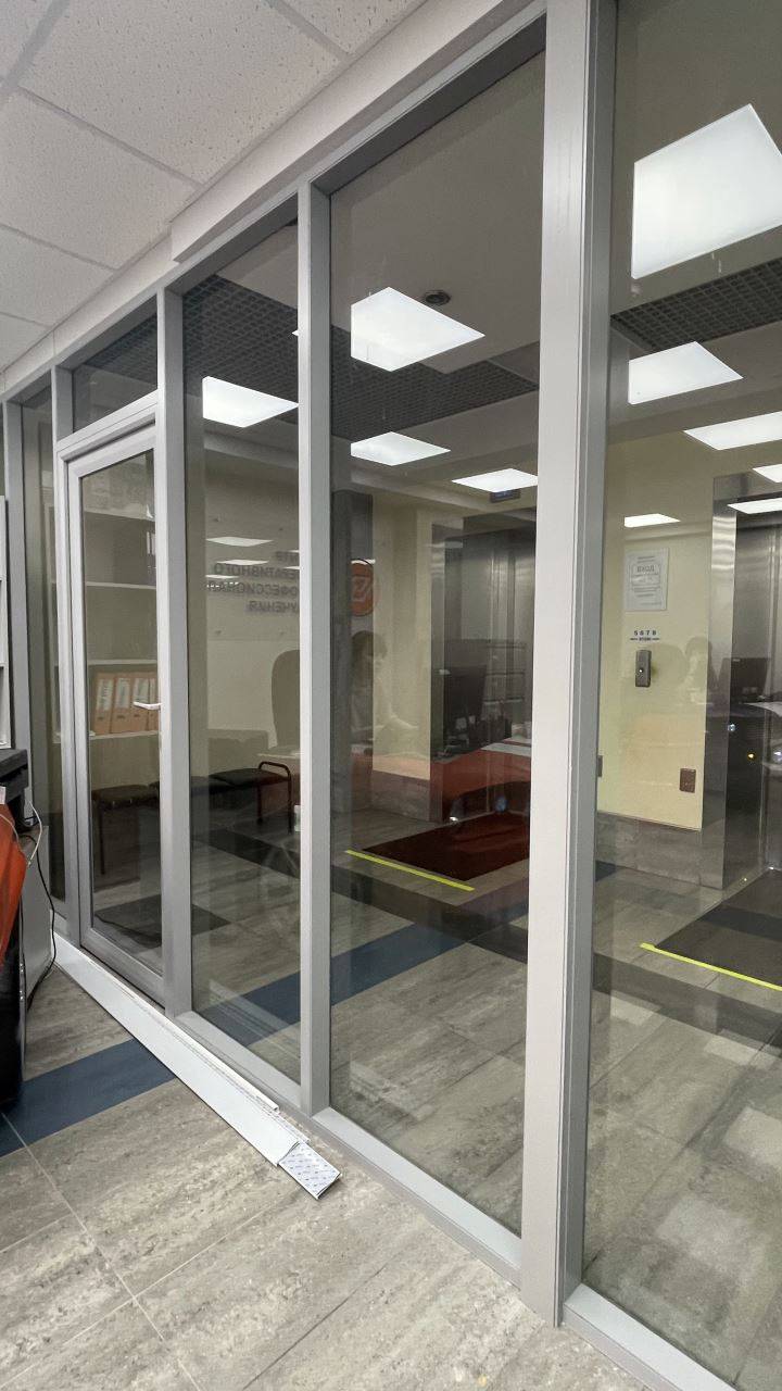 Перегородки из алюминиевого каркаса Перегородки из алюминиевого каркаса