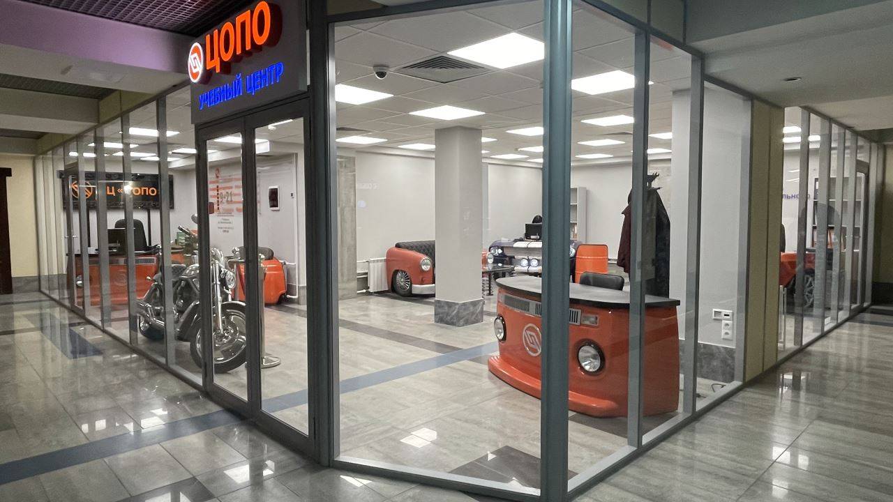 Алюминиевые перегородки со стеклом Алюминиевые перегородки со стеклом