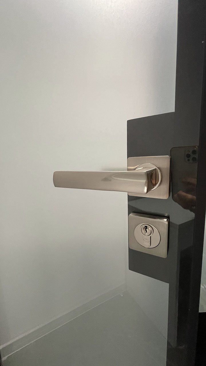 Ручка с замком для стеклянной двери