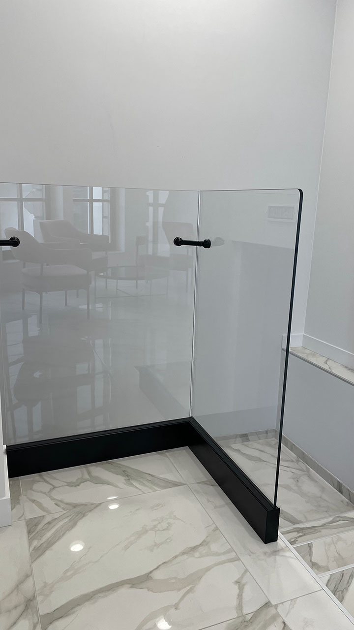 Ограждение лестницы на спайдерах