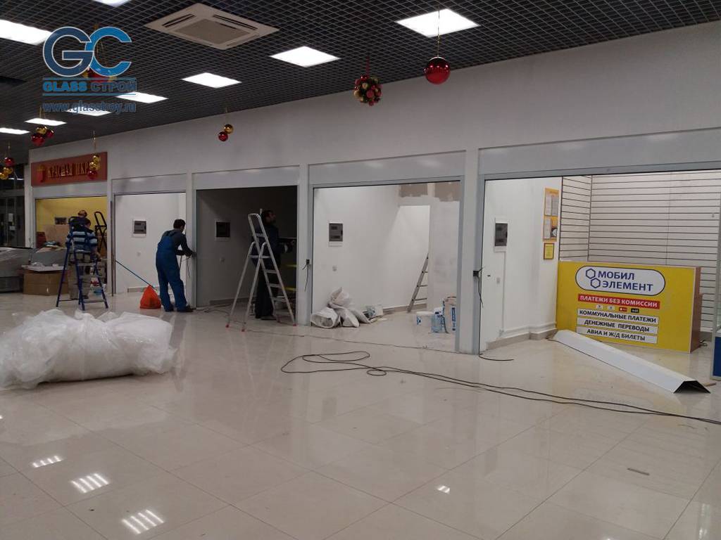 Установка рольставней для отделов в торговом центре