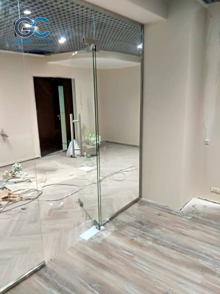 Перестенки из стекла в офисе