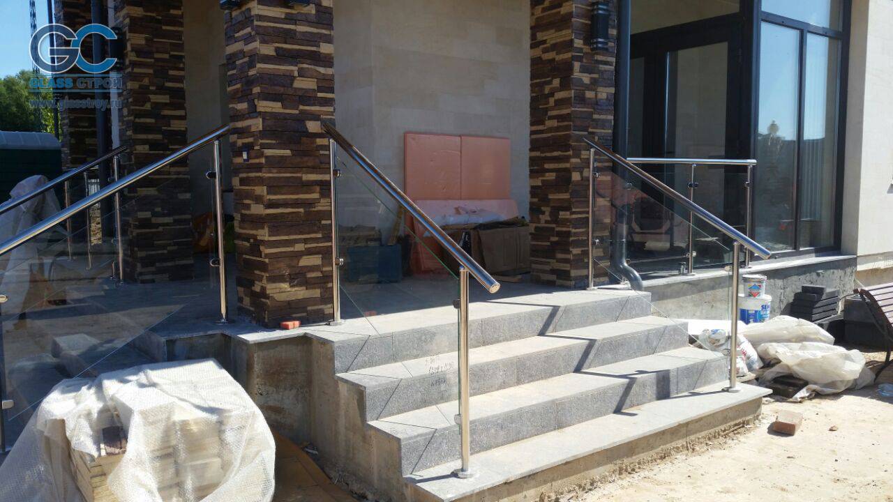 Нержавеющие перила со стеклом