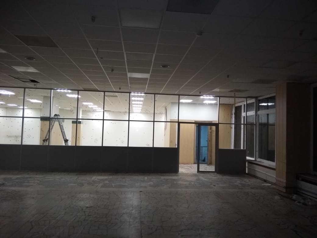 Офис из стеклянных перегородок
