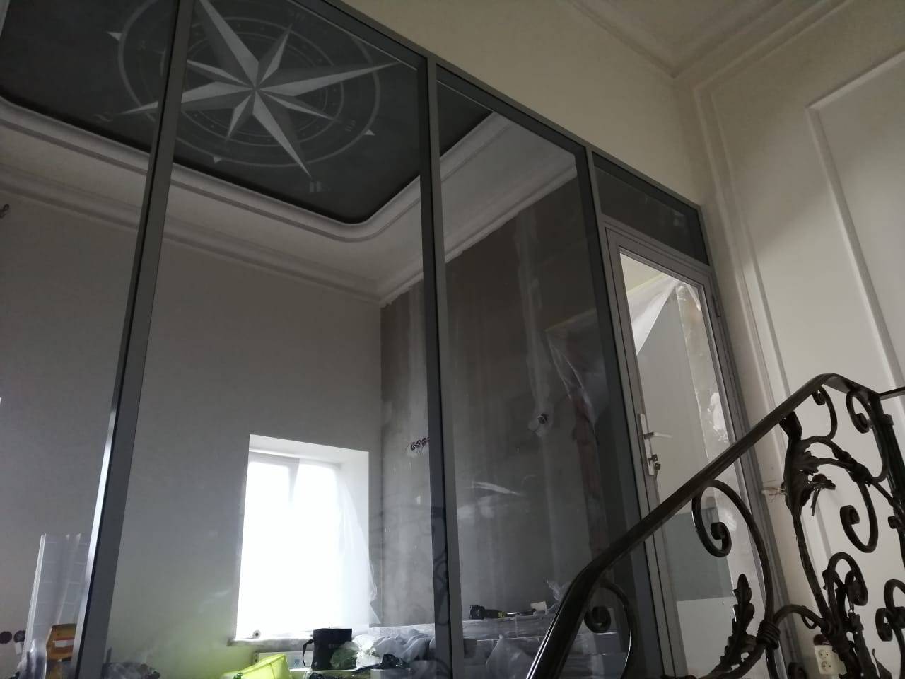 Перегородки из 8 мм стекла