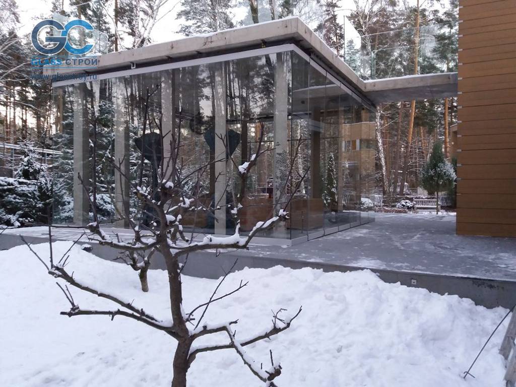 Стеклянная постройка