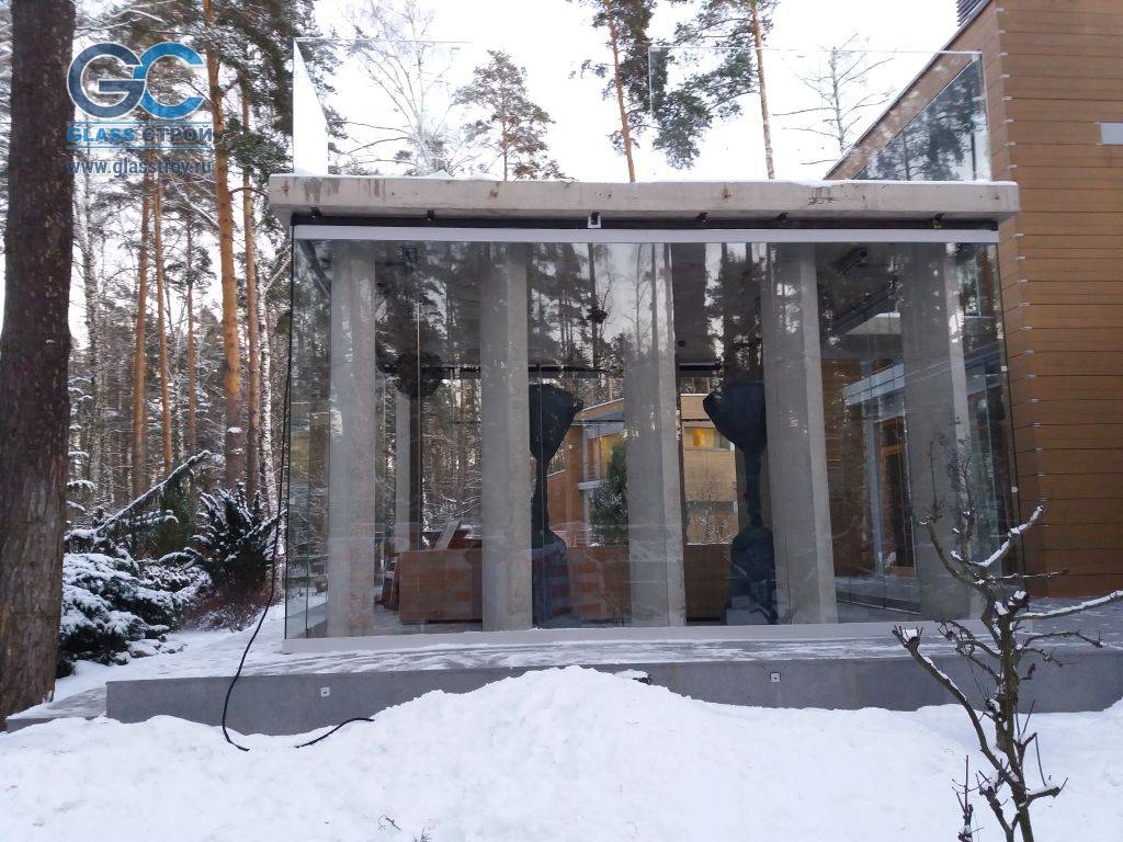 Стеклянные перегородки для беседки