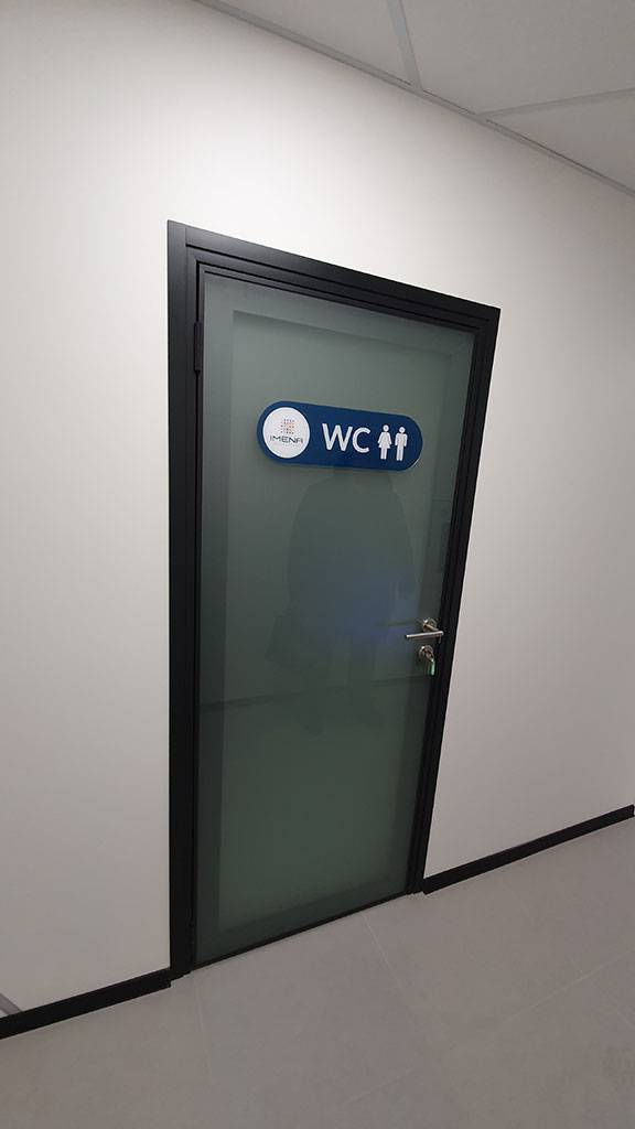 Матовая дверь i-Doors в санузел