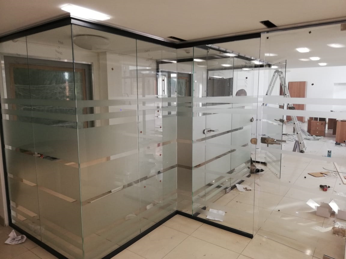 Монтаж перегородок по чистовой отделке