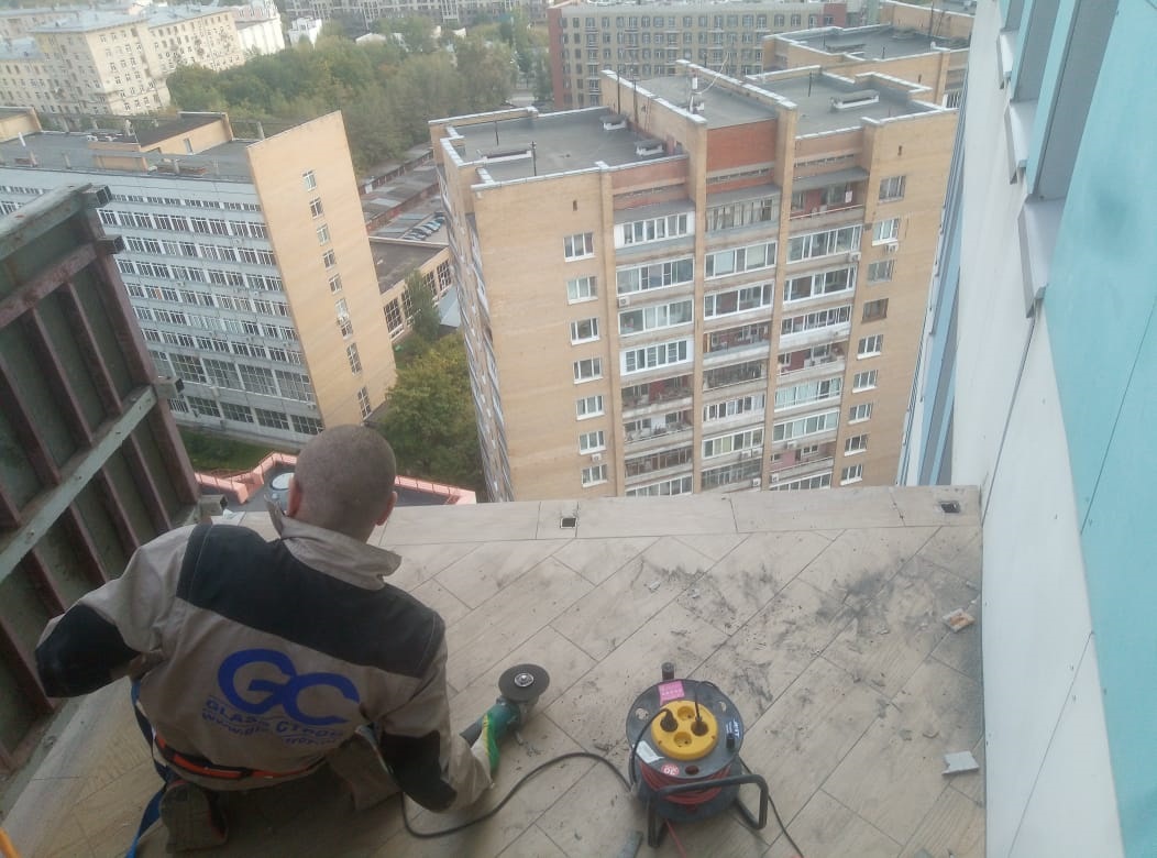 Перила в высотном здании