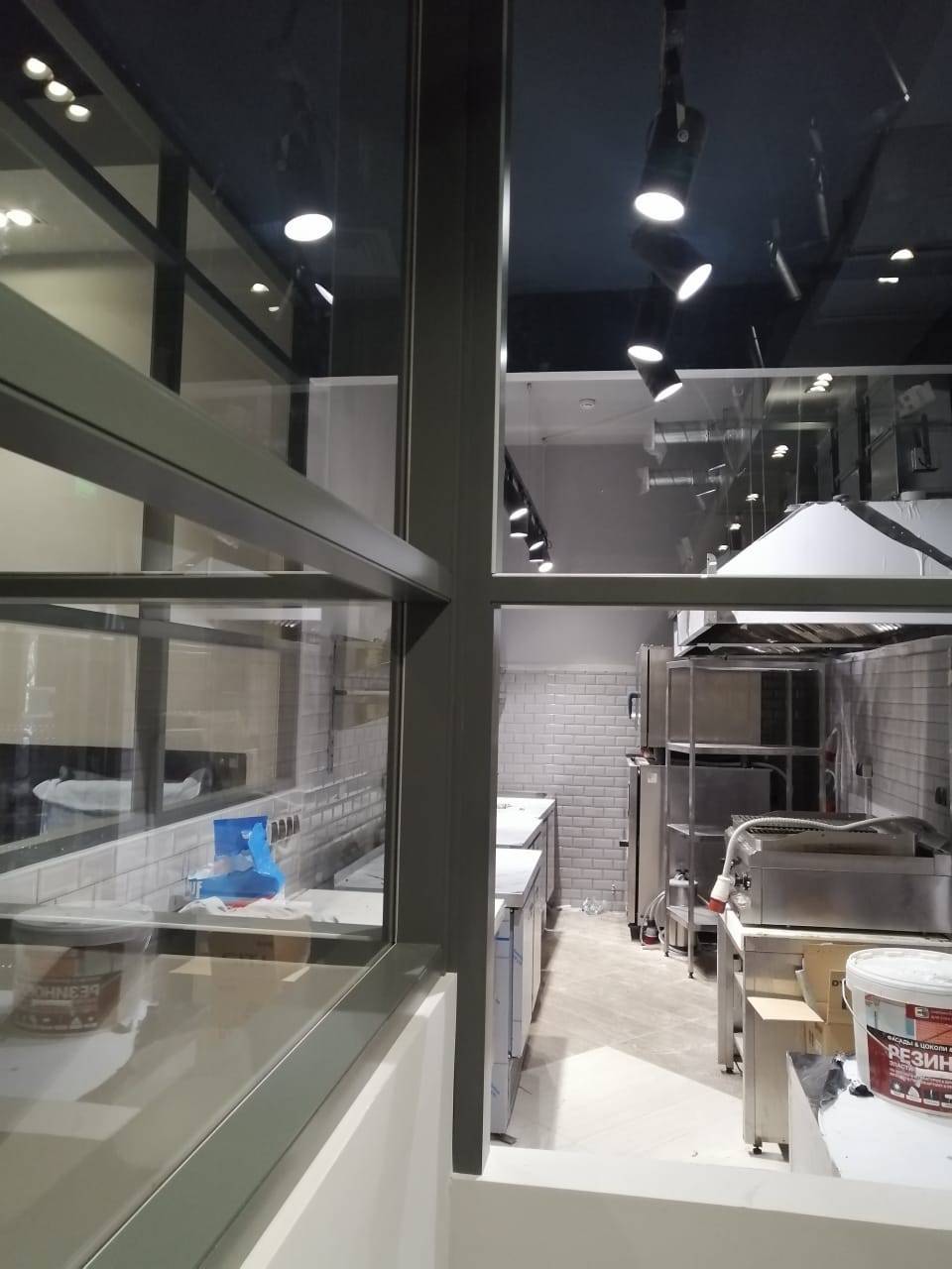 Каркасные перегородки серого цвета