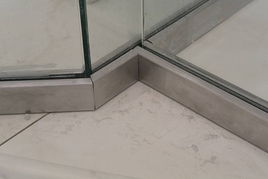 Угол 120 градусов - фурнитура у основания