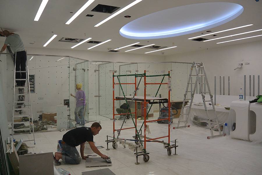 Стеклянные перегородки - процесс монтажа