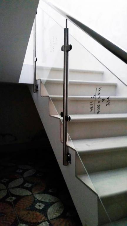 Стеклянные вставки в перила