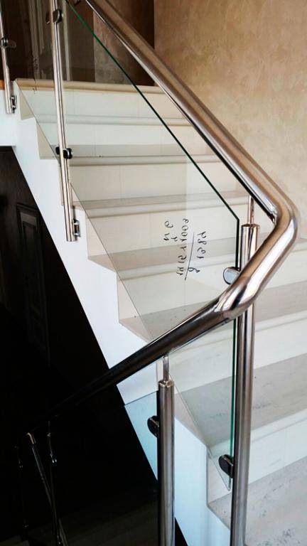 Сварной нержавеющий поручень для лестничного ограждения