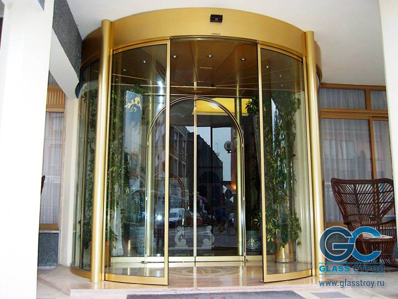 Входные револьверные двери