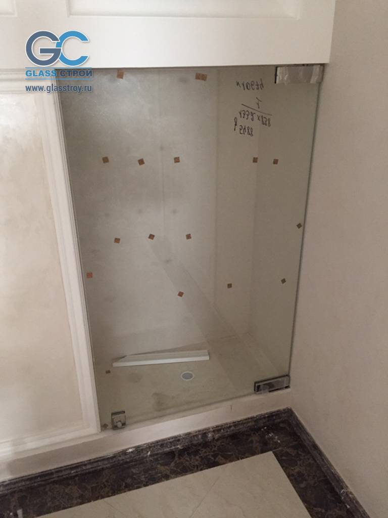 Кабинка из стекла