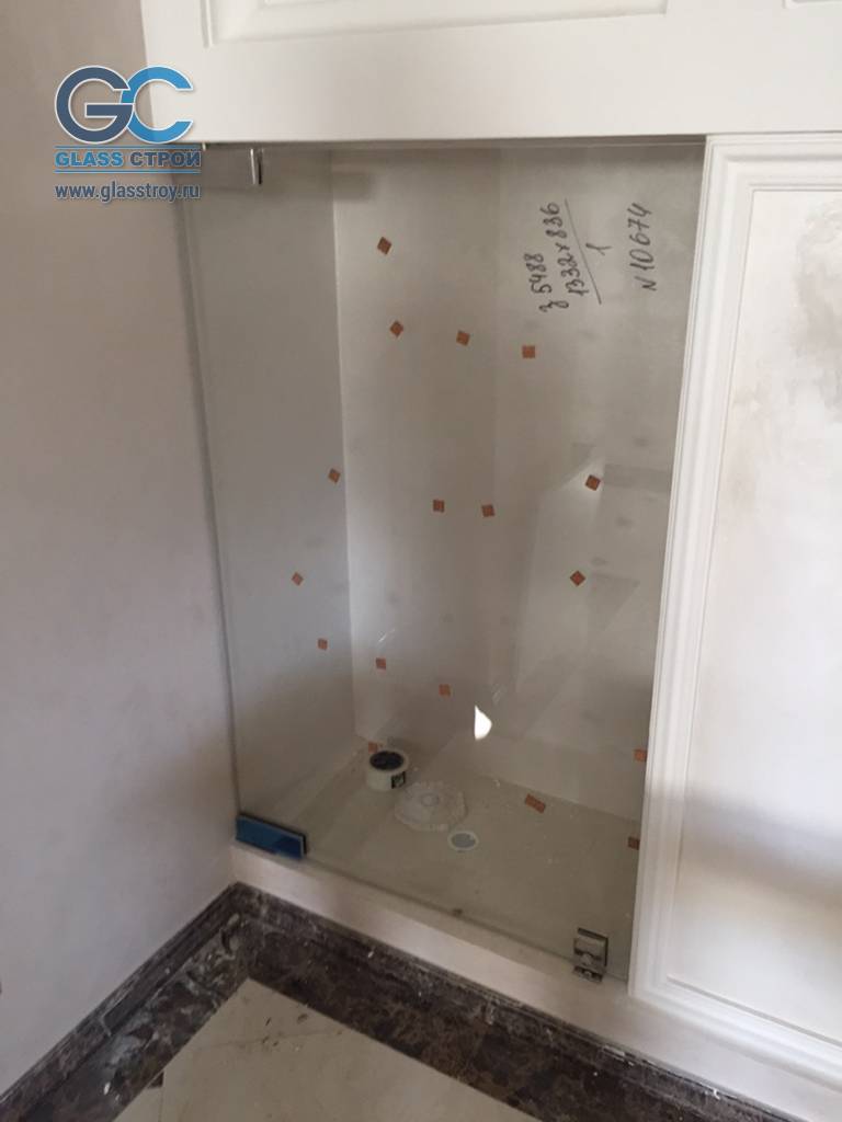 Стеклянная дверца Стеклянная дверца