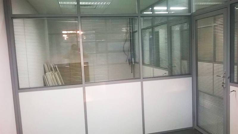 Звукоизоляционные стеклянные перегородки для офиса