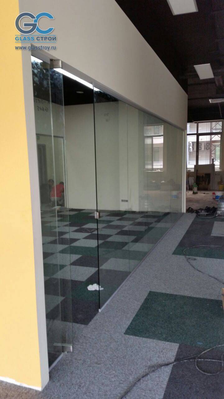 Офисные стеклянные перегородки в стиле Open Space