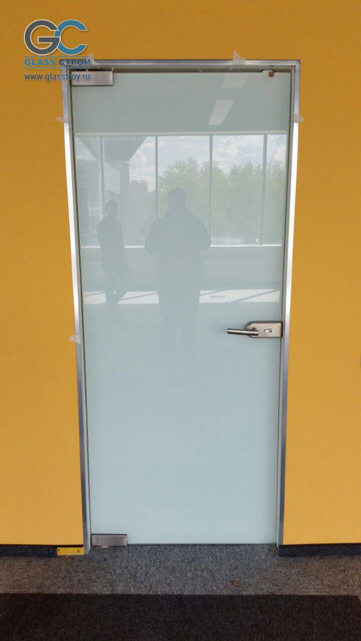 Матовая непрозрачная дверь