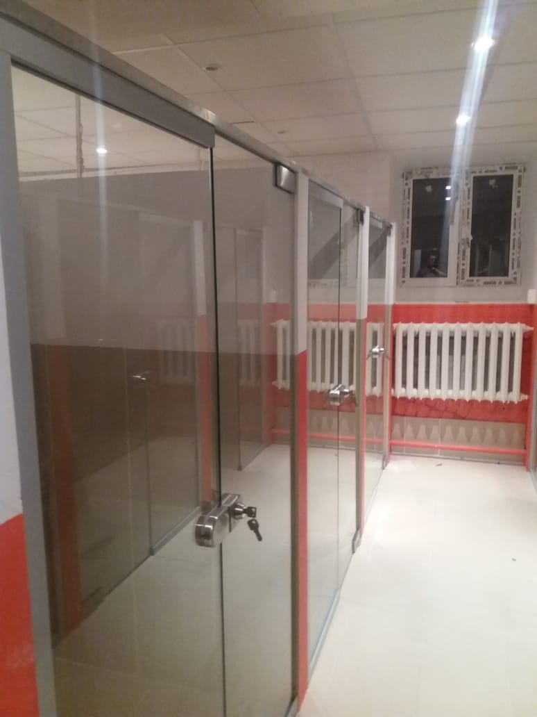 Безопасные стеклянные двери из закаленного стекла