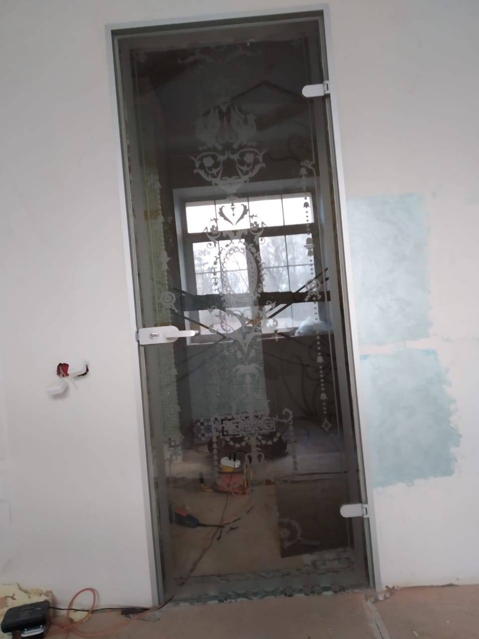 Двери из каленого стекла 8 мм