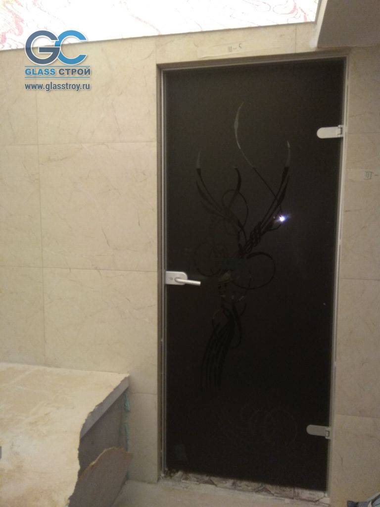 Двери из стекла в СПА-салоне