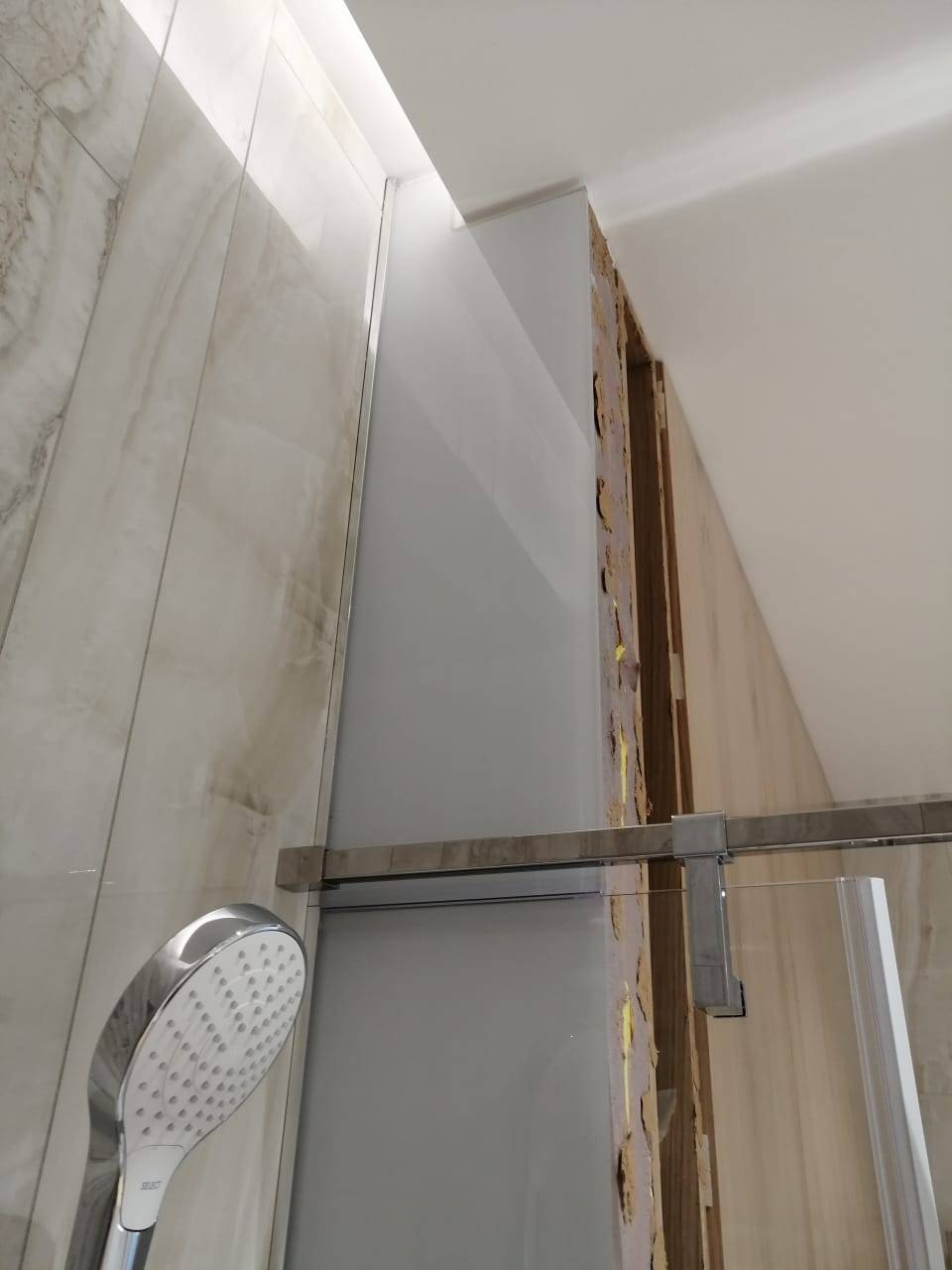 Крепление стекла