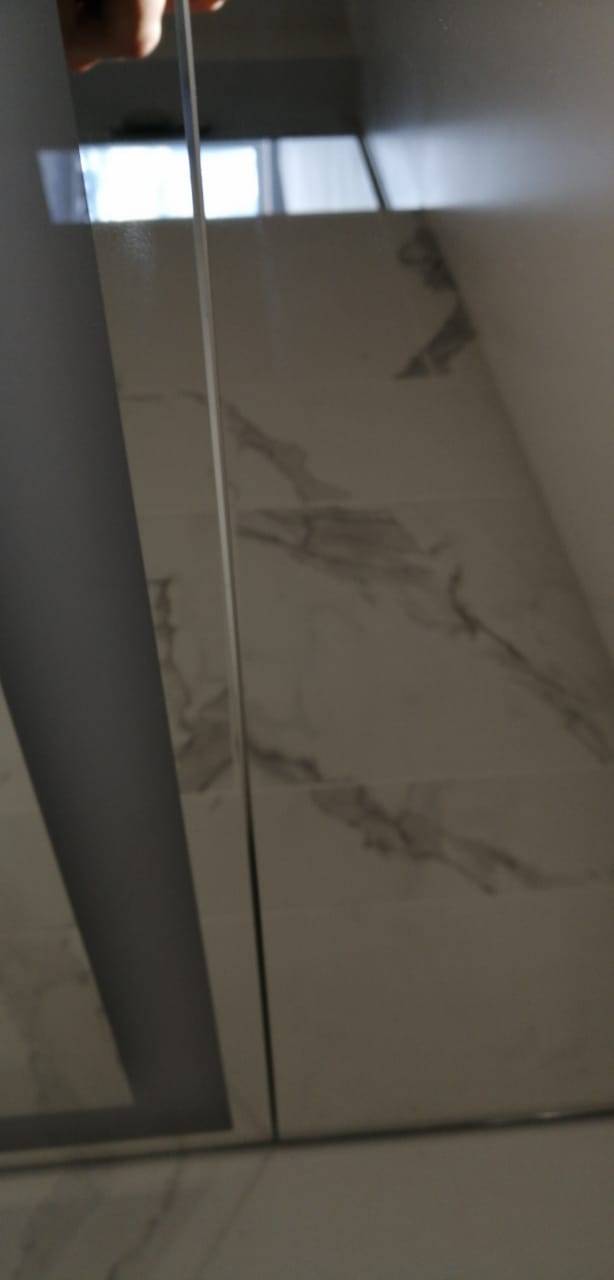 Примыкание зеркальных полотен