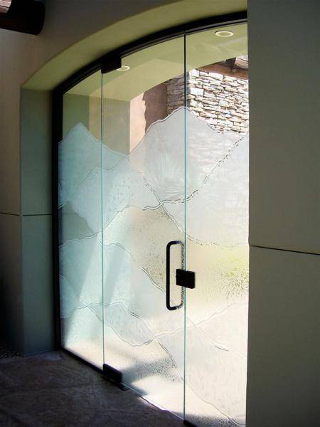 Двери из стекла с пескоструйной обработкой по эксклюзивным эскизам