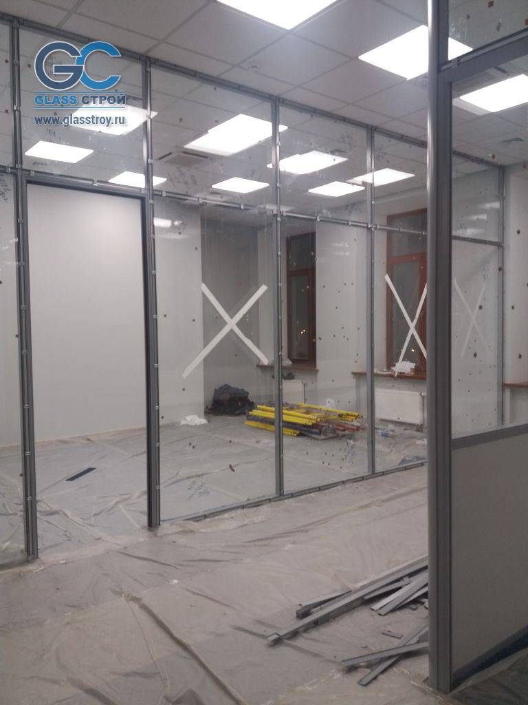 Монтаж комбинированных перегородок