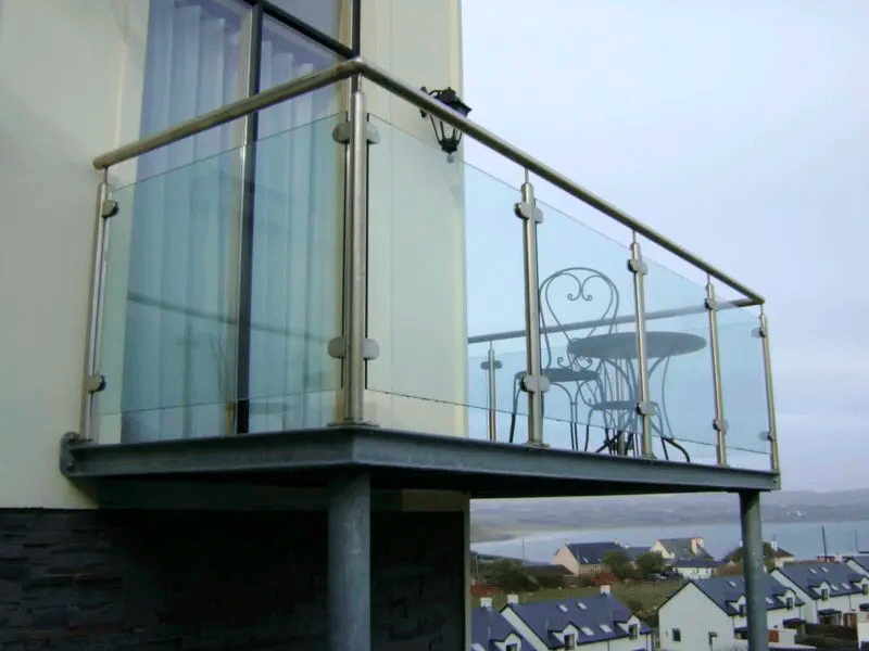 замена фасадного остекления балкона