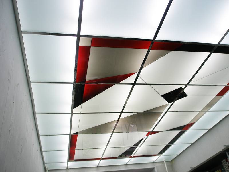 стеклянный потолок