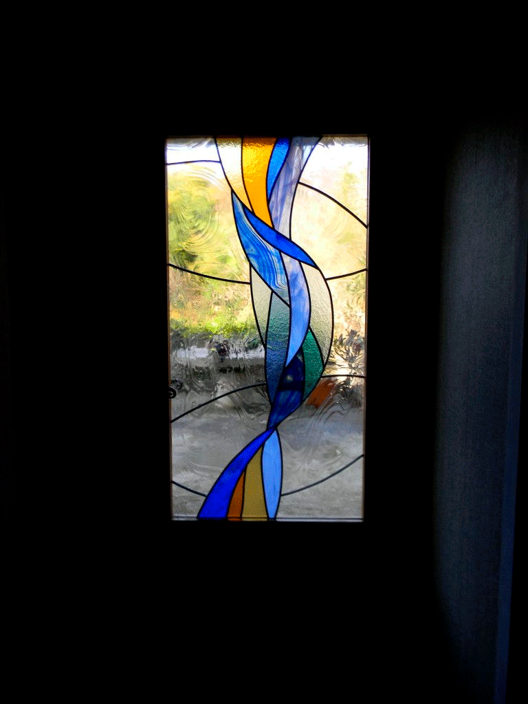 межкомнатные двери с витражным стеклом